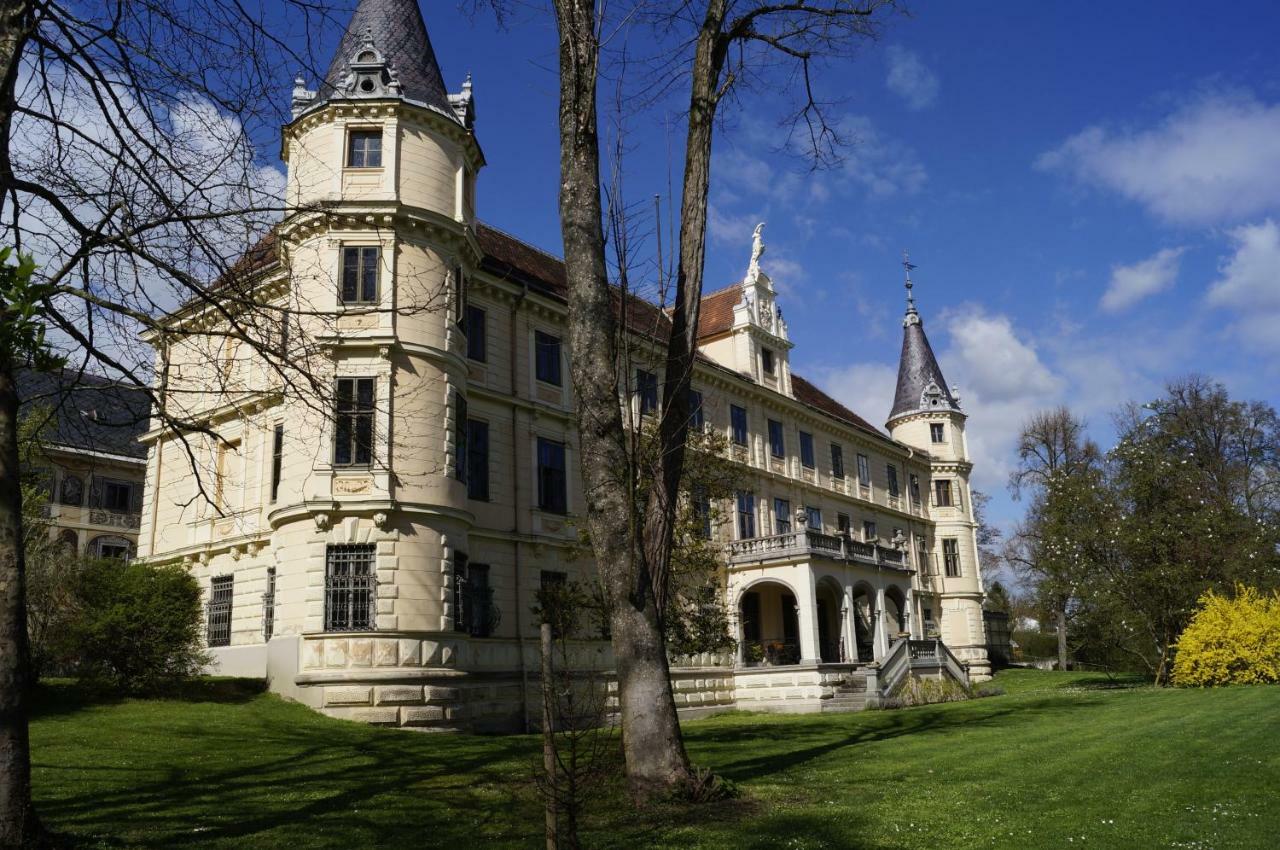 Schloss Puchberg 벨스 외부 사진