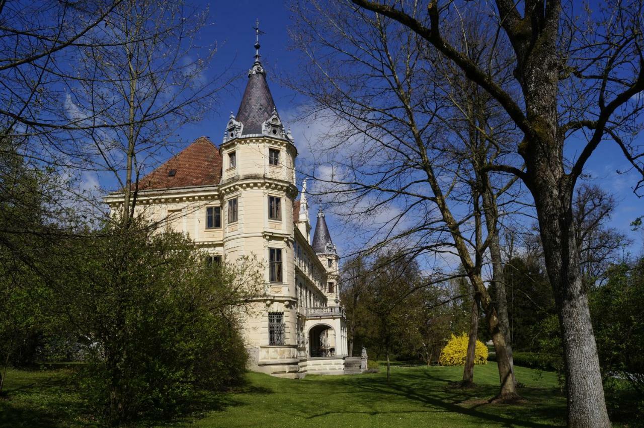Schloss Puchberg 벨스 외부 사진